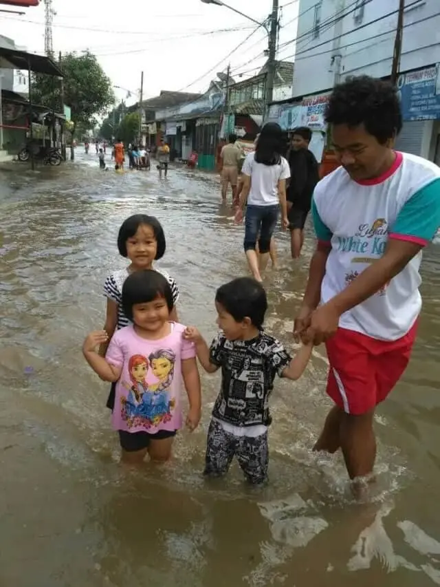 Diancam Banjir, Warga Pamulang Anggap Pemkot Tangerang Selatan Tak Tanggap Diancam Banjir, Warga Pamulang Anggap Pemkot Tangerang Selatan Tak Tanggap