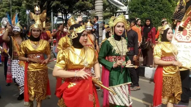 Warna Warni Budaya Indonesia Ramaikan Festival Budaya Kota Tangerang Warna Warni Budaya Indonesia Ramaikan Festival Budaya Kota Tangerang