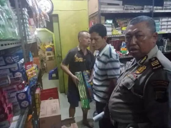 Polsek Karawaci Razia Petasan dan Kembang Api