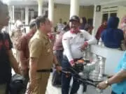 Lurah Belendung Sosialisasikan Kampung Iklim, Ajak Warga Buat Biopori Lurah Belendung Sosialisasikan Kampung Iklim, Ajak Warga Buat Biopori