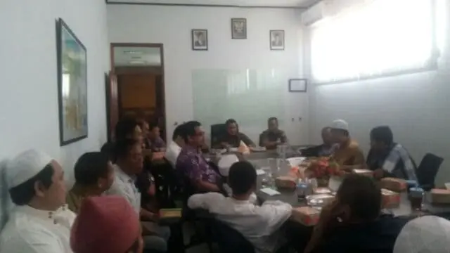 Sempet Bersitegang, Warga dan Pengelola Tempat Hiburan Bar Imagine Lakukan Mediasi di Kecamatan Kelapa Dua Sempet Bersitegang, Warga dan Pengelola Tempat Hiburan Bar Imagine Lakukan Mediasi di Kecamatan Kelapa Dua