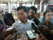 Akibat Ratusan Penerbangan Delay, Dirut Garuda Blusukan ke Terminal 3 Bandara Soetta Akibat Ratusan Penerbangan Delay, Dirut Garuda Blusukan ke Terminal 3 Bandara Soetta