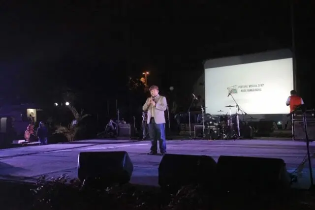 Wali Kota Tangerang Bergaya Klasik ala Sherlock Holmes di Acara Festival Visual Wali Kota Tangerang Bergaya Klasik ala Sherlock Holmes di Acara Festival Visual