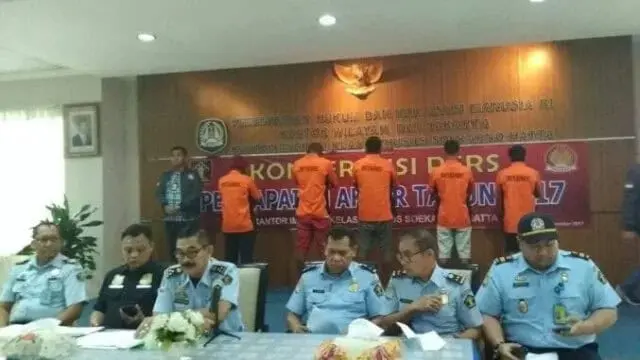 Ratusan WNA Diamankan Petugas Bandara Soekarno Hatta, Dominan Warga Tiongkok Ratusan WNA Diamankan Petugas Bandara Soekarno Hatta, Dominan Warga Tiongkok