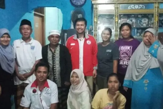Marinus Gea Motivasi Ketua Ranting TMP di Desa Keroncong Marinus Gea Motivasi Ketua Ranting TMP di Desa Keroncong