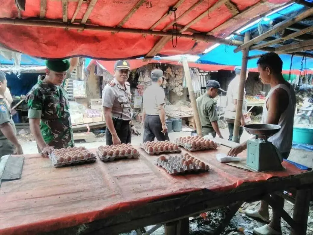Kapolsek Kronjo: Jelang Natal dan Tahun Baru 2018 Harga Sembako Normal Kapolsek Kronjo: Jelang Natal dan Tahun Baru 2018 Harga Sembako Normal