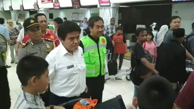 Penumpukan Penumpang di Bandara Soetta Melonjak 15 Persen Penumpukan Penumpang di Bandara Soetta Melonjak 15 Persen
