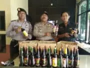 Hasil Operasi Cipta Kondisi, Polsek Karawaci Sita Puluhan Botol Miras Hasil Operasi Cipta Kondisi, Polsek Karawaci Sita Puluhan Botol Miras