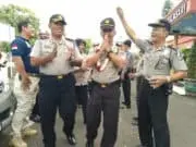 Suasana Haru dan Penuh Keakraban Sambut Apel Pengantar Tugas Wakapolsek Neglasari Suasana Haru dan Penuh Keakraban Sambut Apel Pengantar Tugas Wakapolsek Neglasari