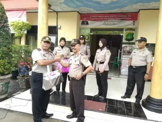 Suasana Haru dan Penuh Keakraban Sambut Apel Pengantar Tugas Wakapolsek Neglasari