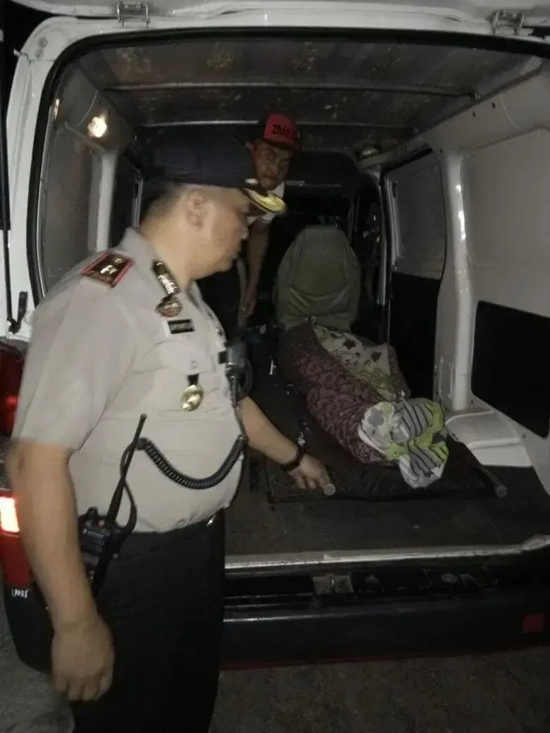 Suami Penjual Sosis Goreng Tewas Gantung Diri di Cipadu Suami Penjual Sosis Goreng Tewas Gantung Diri di Cipadu