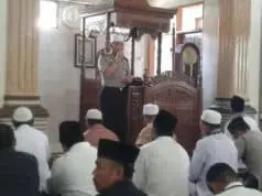 Kapolsek Batuceper Hidupkan Mimbar Kamtibmas Sebelum Shalat Jumat Kapolsek Batuceper Hidupkan Mimbar Kamtibmas Sebelum Shalat Jumat