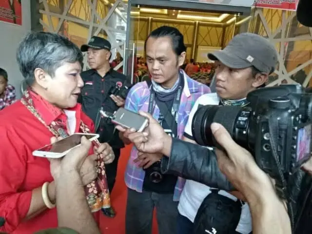 Ribka Tjiptaning: Pemimpin Tidak Boleh Melempar Tanggung Jawab Ribka Tjiptaning: Pemimpin Tidak Boleh Melempar Tanggung Jawab