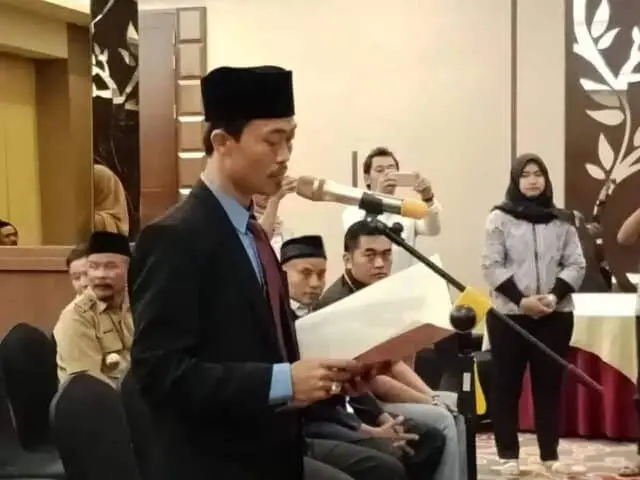 Ketua Panwaslu Kecamatan Tangerang Lantik Petugas Pengawas Pemilu Ketua Panwaslu Kecamatan Tangerang Lantik Petugas Pengawas Pemilu