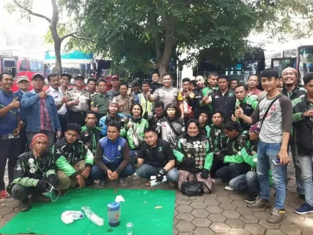 Ojek Online dan Pangkalan Berkumpul di Terminal Poris Plawad, Ada Apa? Ojek Online dan Pangkalan Berkumpul di Terminal Poris Plawad, Ada Apa?