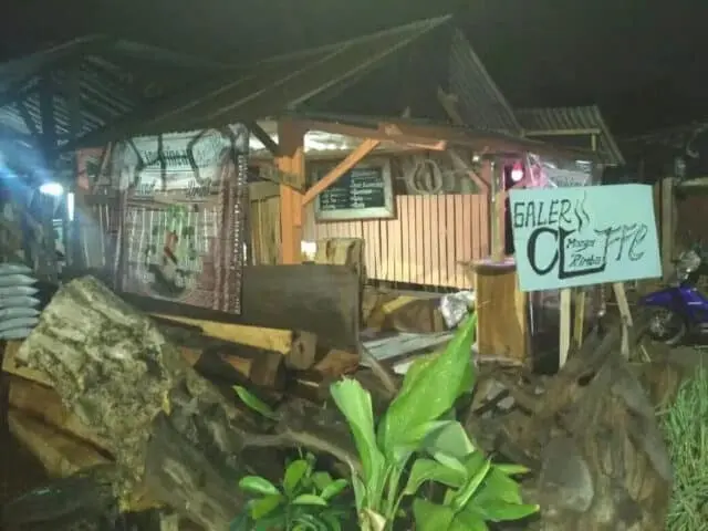 Galeri Angkringan Antique Marga Rimba dari Nasi Kucing hingga Benda Seni Galeri Angkringan Antique Marga Rimba dari Nasi Kucing hingga Benda Seni