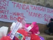 Posraya Indonesia Kabupaten Bogor Gelar Aksi Tanda Tangan dan Sebar Bunga Dukung Nungki-Syahjohan Posraya Indonesia Kabupaten Bogor Gelar Aksi Tanda Tangan dan Sebar Bunga Dukung Nungki-Syahjohan