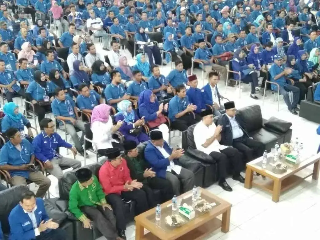 Gelar Rakerda PAN, Zulkifli Hasan Beri Dukungan Calon Bupati Zaki Iskandar Gelar Rakerda PAN, Zulkifli Hasan Beri Dukungan Calon Bupati Zaki Iskandar