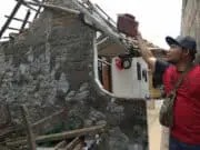 Cerita Mencekam Saat Gempa Meluluh Lantakan Rumah Warga di Tangerang Cerita Mencekam Saat Gempa Meluluh Lantakan Rumah Warga di Tangerang