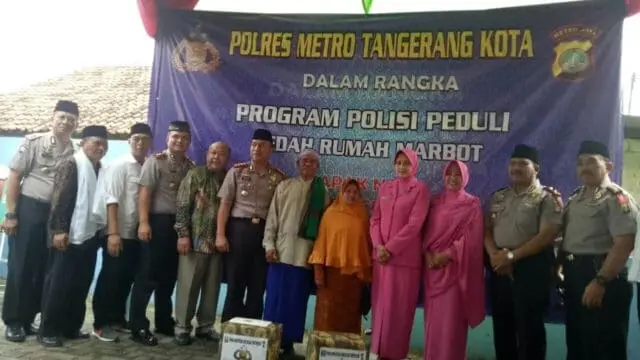 Kapolsek Karawaci Laksanakan Program Bedah Rumah Marbot Masjid Kapolsek Karawaci Laksanakan Program Bedah Rumah Marbot Masjid
