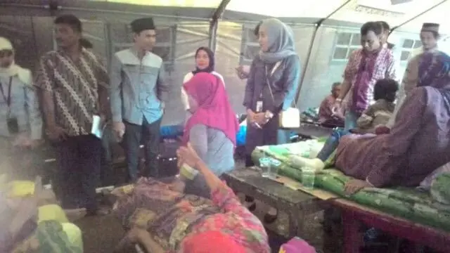 Melalui Yayasan Danamon Peduli, Danamon dan Adira Salurkan Bantuan Untuk Korban Gempa di Lebak Selatan Melalui Yayasan Danamon Peduli, Danamon dan Adira Salurkan Bantuan Untuk Korban Gempa di Lebak Selatan