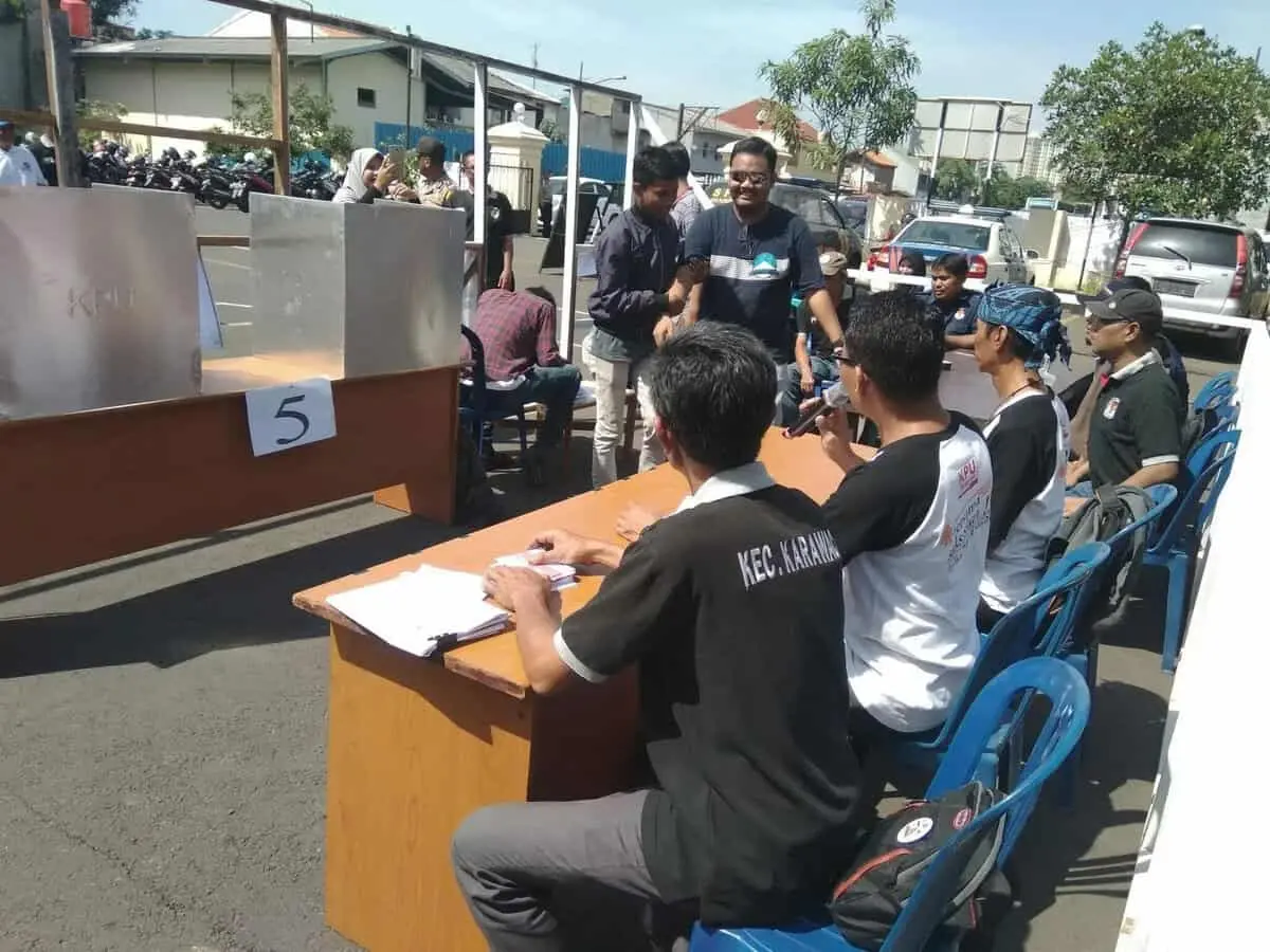 PPK dan Polsek Karawaci Gelar Simulasi Pemungutan Suara Pilkada 2018 PPK dan Polsek Karawaci Gelar Simulasi Pemungutan Suara Pilkada 2018