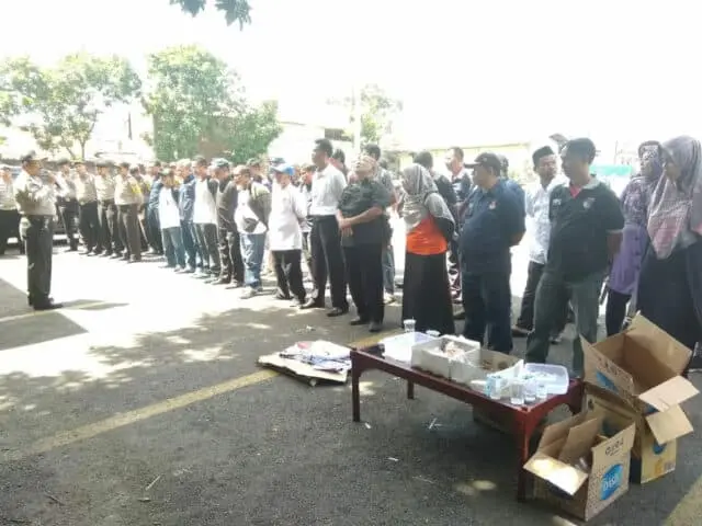 PPK dan Polsek Karawaci Gelar Simulasi Pemungutan Suara Pilkada 2018 PPK dan Polsek Karawaci Gelar Simulasi Pemungutan Suara Pilkada 2018
