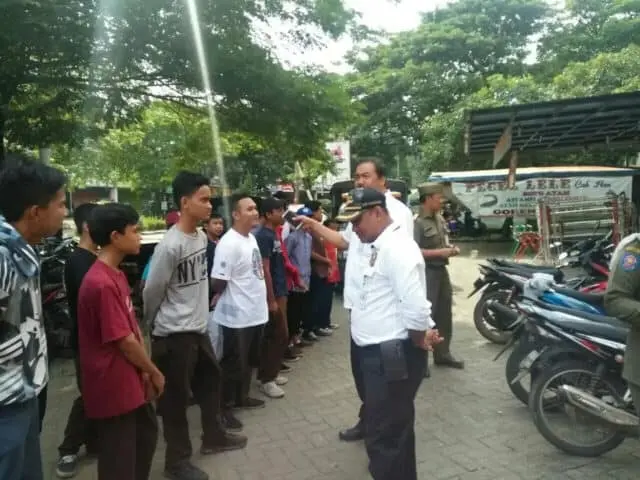 41 Pelajar Bolos Sekolah Main Game Online Terjaring Satpol PP 41 Pelajar Bolos Sekolah Main Game Online Terjaring Satpol PP