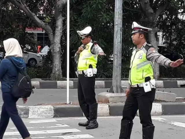 Atur Lalu Lintas di Pagi Hari, Polsek Neglasari Komitmen Layani Masyarakat Atur Lalu Lintas di Pagi Hari, Polsek Neglasari Komitmen Layani Masyarakat
