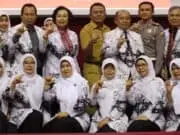 2018 Gaji Guru Honorer di Tangerang Selatan Naik 150 Persen 2018 Gaji Guru Honorer di Tangerang Selatan Naik 150 Persen