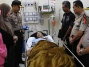 Korban Ambruknya Tembok Underpass Bandara Soetta Dijenguk Kapolres Metro Tangerang Korban Ambruknya Tembok Underpass Bandara Soetta Dijenguk Kapolres Metro Tangerang