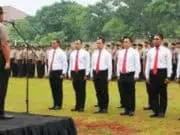 Kapolres Tangerang Selatan Beri Penghargaan 16 Personel Jajarannya Kapolres Tangerang Selatan Beri Penghargaan 16 Personel Jajarannya