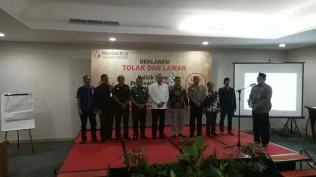 Panwaslu Tangerang Deklarasikan Anti Politik Uang dan Sara Panwaslu Tangerang Deklarasikan Anti Politik Uang dan Sara