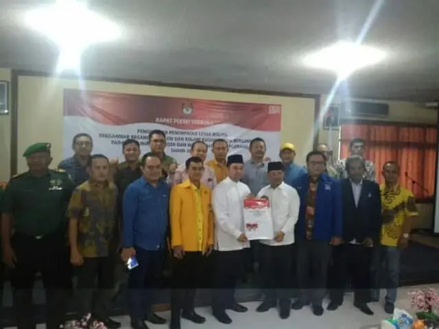 KPU Kota Tangerang Mengukuhkan Posisi Kolom Gambar Paslon dan Kolom Kosong Tidak Bergambar KPU Kota Tangerang Mengukuhkan Posisi Kolom Gambar Paslon dan Kolom Kosong Tidak Bergambar