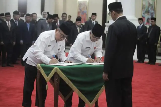 Gubernur Banten Lantik Pjs Wali Kota Tangerang Gantikan Arief Gubernur Banten Lantik Pjs Wali Kota Tangerang Gantikan Arief