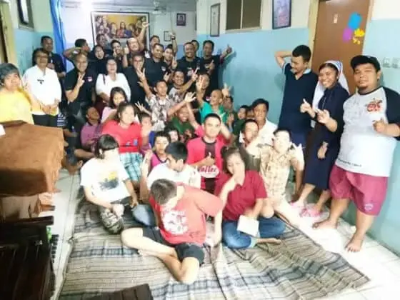 Komunitas Grand Livina Club Indonesia Lakukan Kegiatan Sosial