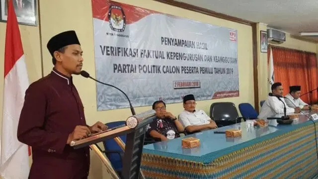 KPU Kota Tangerang: 15 Parpol Lolos Verifikasi, 1 Harus Perbaikan KPU Kota Tangerang: 15 Parpol Lolos Verifikasi, 1 Harus Perbaikan