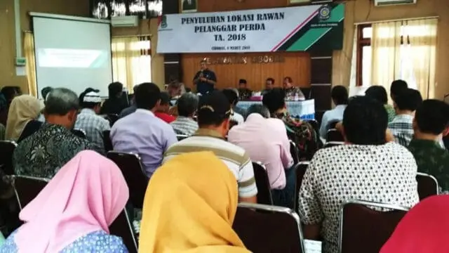 Pemkot Tangerang Lakukan Penyuluhan Lokasi Rawan Pelanggar Perda Pemkot Tangerang Lakukan Penyuluhan Lokasi Rawan Pelanggar Perda