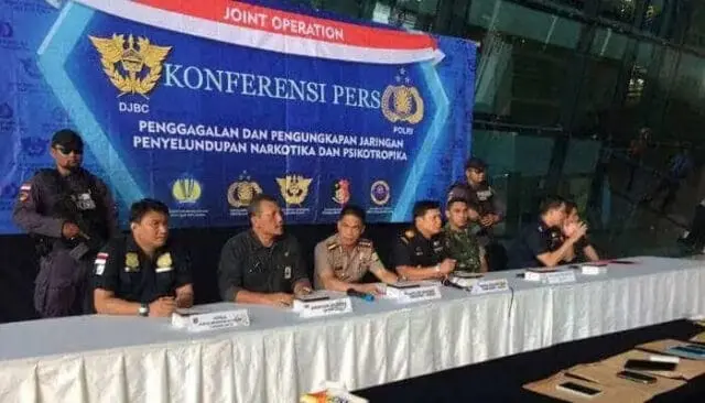 Polresta Bandara Soekarno-Hatta dan Bea Cukai Tangkap Sindikat Jaringan Narkoba Internasional Polresta Bandara Soekarno-Hatta dan Bea Cukai Tangkap Sindikat Jaringan Narkoba Internasional