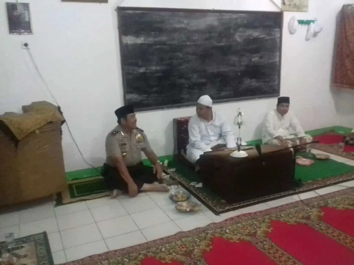 Kapolsek Karawaci Sambangi Ponpes Darurrohman Kota Tangerang Kapolsek Karawaci Sambangi Ponpes Darurrohman Kota Tangerang
