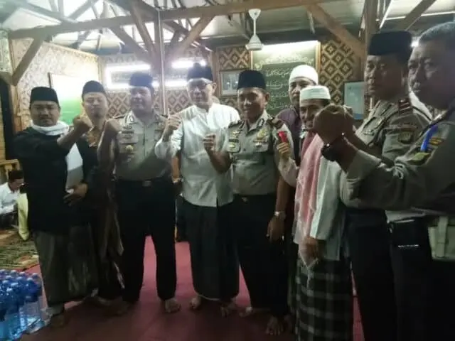 Polsek Karawaci dan Masyarakat Gelar Deklarasi Penolakan Berita Hoax Polsek Karawaci dan Masyarakat Gelar Deklarasi Penolakan Berita Hoax