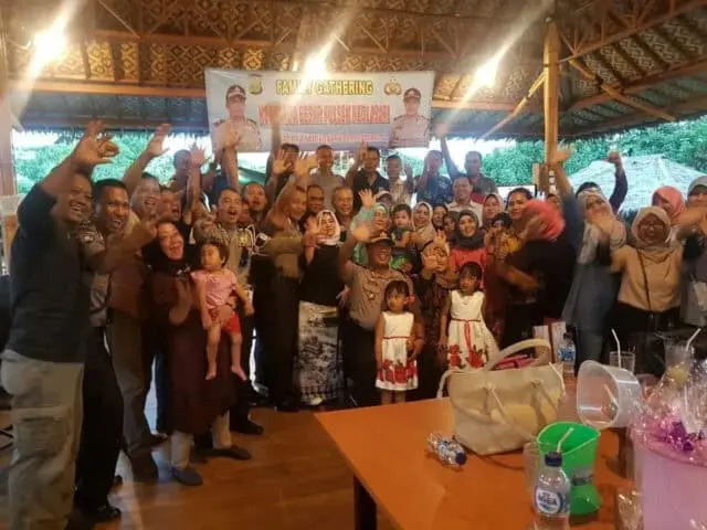Jalin Kebersamaan Sesama Personel Kepolisian, Polsek Neglasari Gelar Family Gathering Jalin Kebersamaan Sesama Personel Kepolisian, Polsek Neglasari Gelar Family Gathering