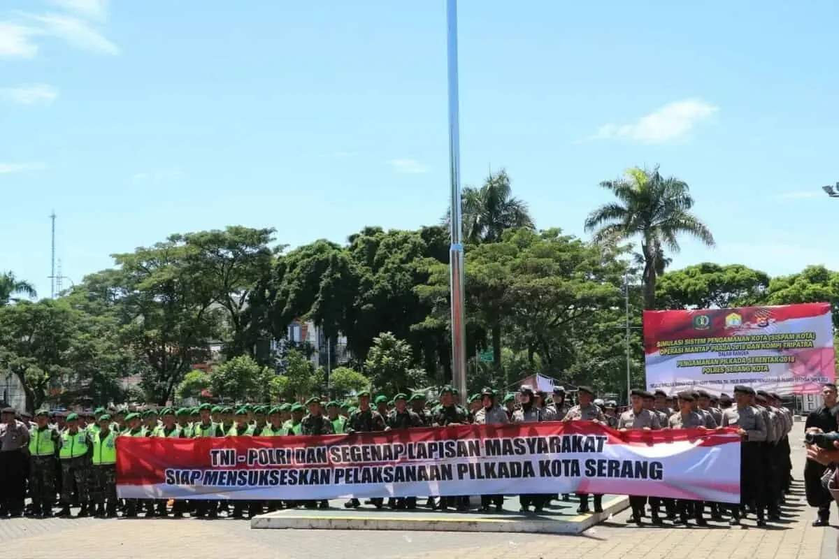 Kapolda Banten Beri Apresiasi Latihan Tripatra Sispam Kota Serang Kapolda Banten Beri Apresiasi Latihan Tripatra Sispam Kota Serang