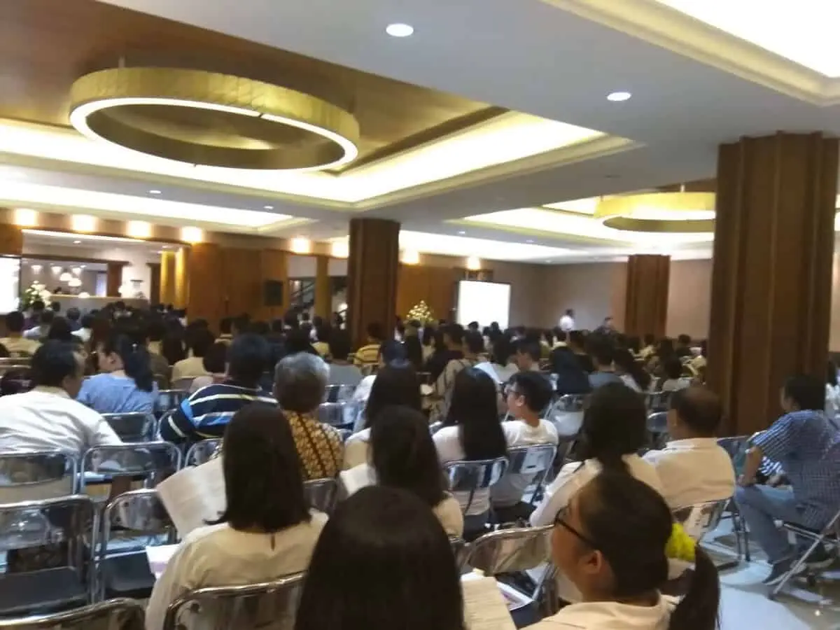 Polisi Subsektor Palem Semi Bersama Babinsa Amankan Paskah di Gereja Santo Agustinus