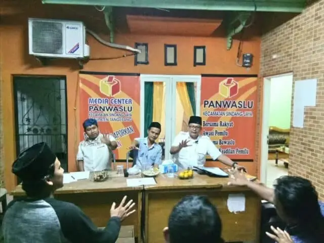 Panwaslu Sindang Jaya Sosialisasi Pengawasan Pemasangan Alat Peraga Pilkada Kabupaten Tangerang 2018 Panwaslu Sindang Jaya Sosialisasi Pengawasan Pemasangan Alat Peraga Pilkada Kabupaten Tangerang 2018
