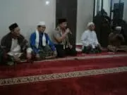 Sholat Subuh Berjamaah, Kapolsek Batu Ceper Ajak Masyarakat Jaga Kondusivitas Jelang Pilkada KotaTangerang 2018 Sholat Subuh Berjamaah, Kapolsek Batu Ceper Ajak Masyarakat Jaga Kondusivitas Jelang Pilkada Walikota dan Wakil Walikota Tangerang 2018