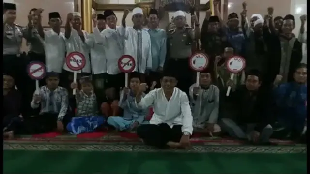 Kapolsek Jatiuwung Ajak Masyarakat Periuk Tangerang Menolak Berita Hoax Kapolsek Jatiuwung Ajak Masyarakat Periuk Tangerang Menolak Berita Hoax
