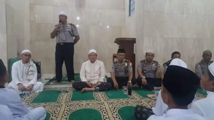 Kompol Ubaidillah Kunjungi Ulama dan Santri Sebelum Pindah Tugas dari Kapolsek Neglasari ke Polsek Benda