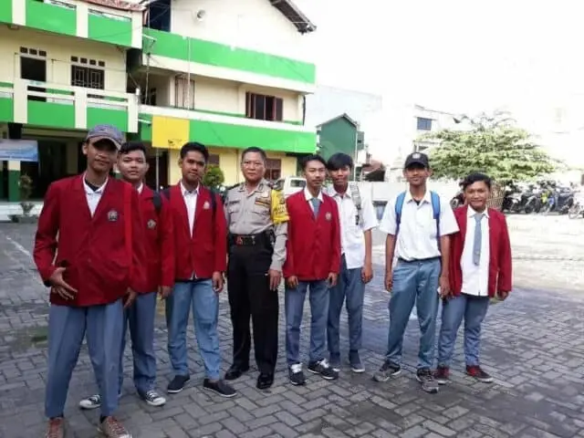 Anggota Polsek Batu Ceper, Aiptu S. Purwadi Sambangi SMK Yayasan Islam AL Ayaniah Lakukan Kegiatan Bhabinkamtibmas Anggota Polsek Batu Ceper, Aiptu S. Purwadi Sambangi SMK Yayasan Islam AL Ayaniah Lakukan Kegiatan Bhabinkamtibmas