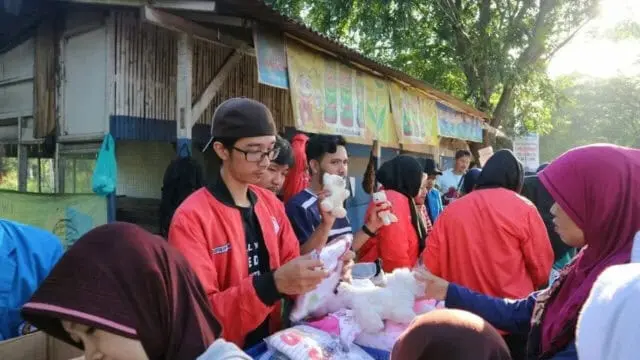 ILUSIF-USNI dan LPM Kecamatan Pinang Gelar Bazar Amal ILUSIF-USNI dan LPM Kecamatan Pinang Gelar Bazar Amal